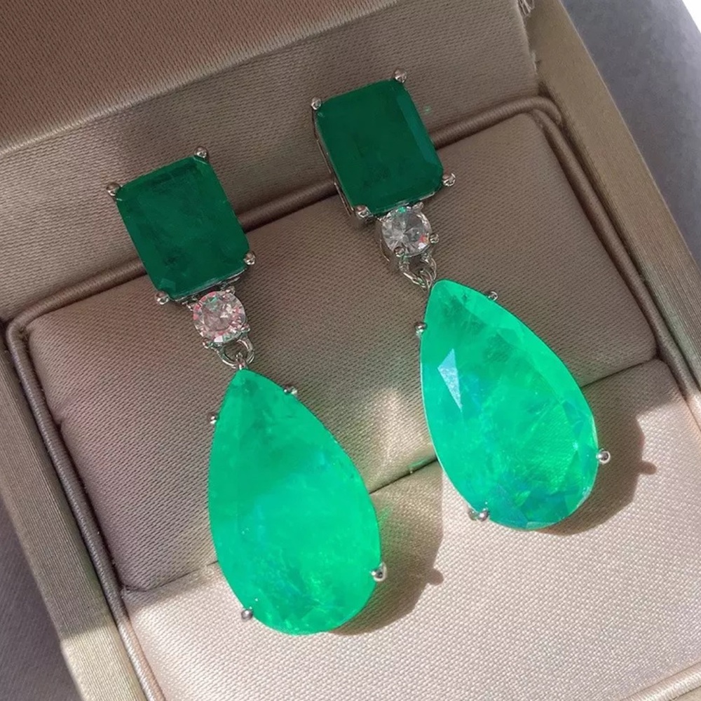 Angelina Inspired Red Carpet
Emerald Earrings